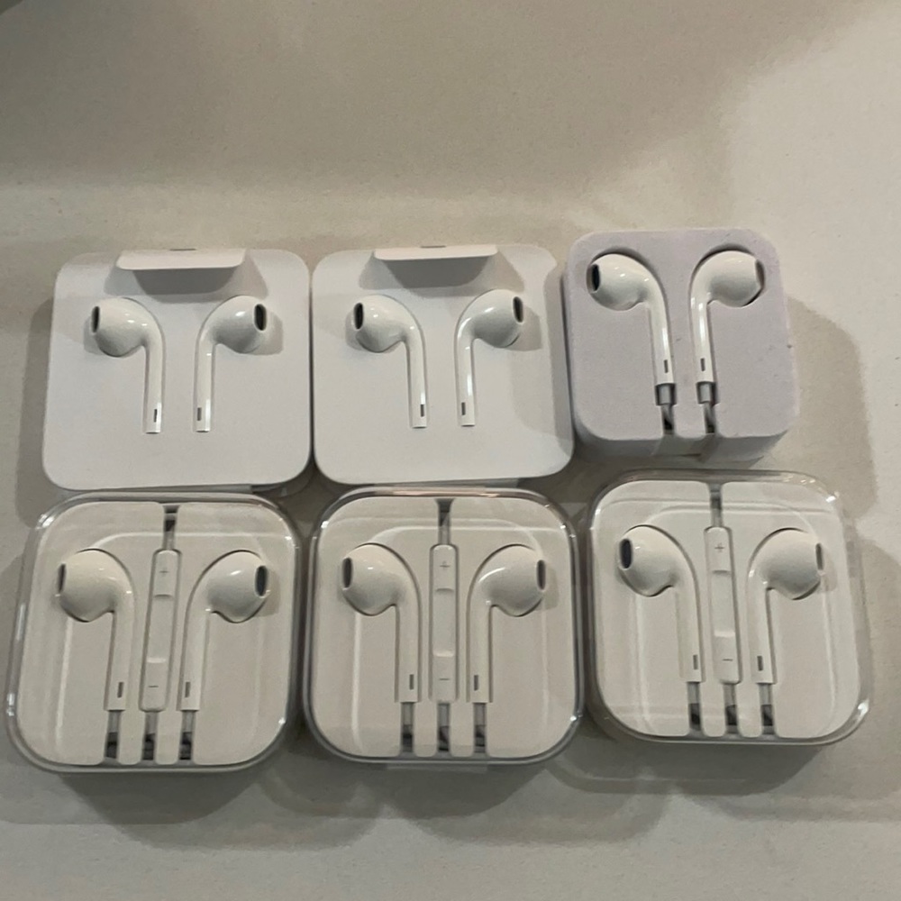 Apple ear phones